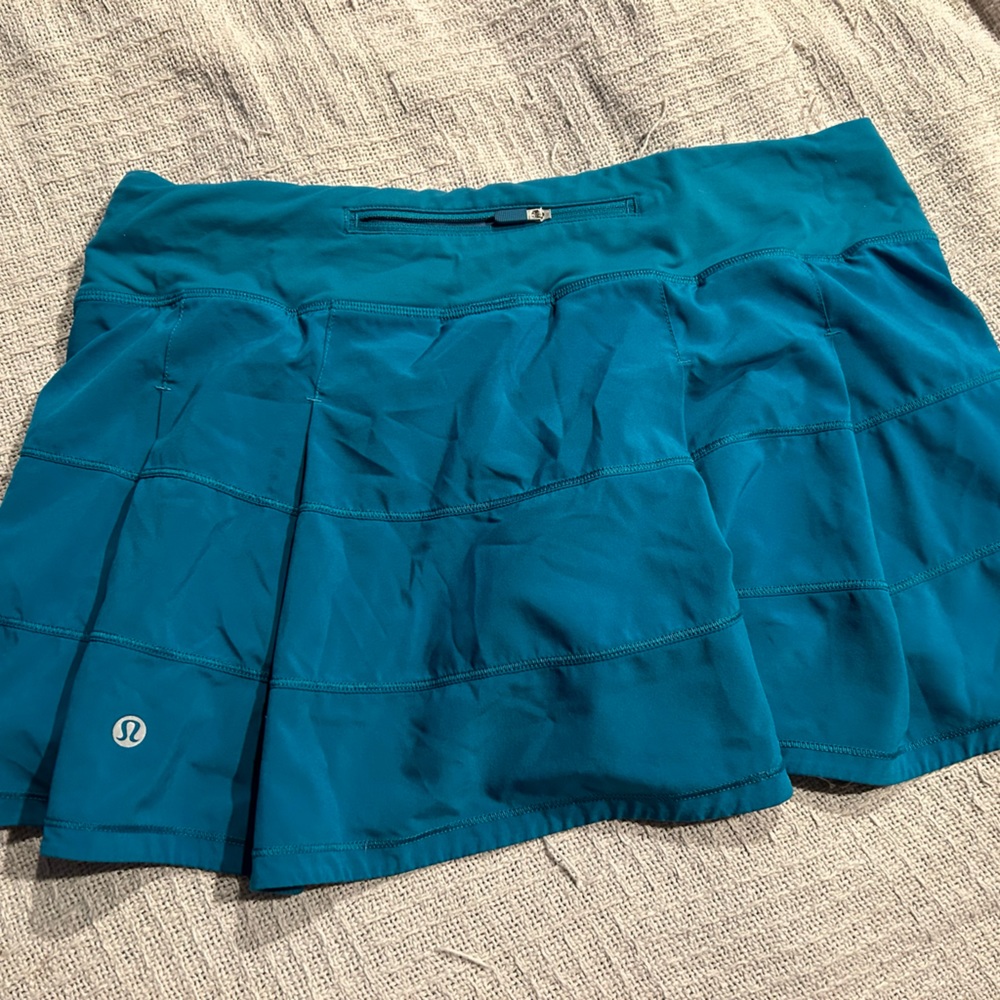Lululemon skort size 8 - Picture 2 of 4